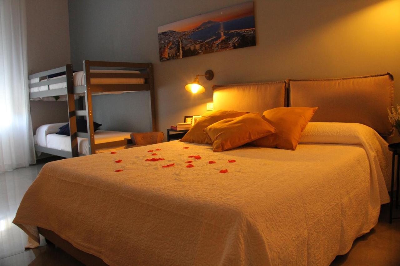 Casa Franzese Bed & Breakfast Napoli Bagian luar foto
